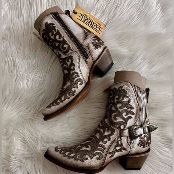 NIB Corral Distressed Beige/Brown 3D Bristle Embroidered Ankle Boots - Picture 1 of 14